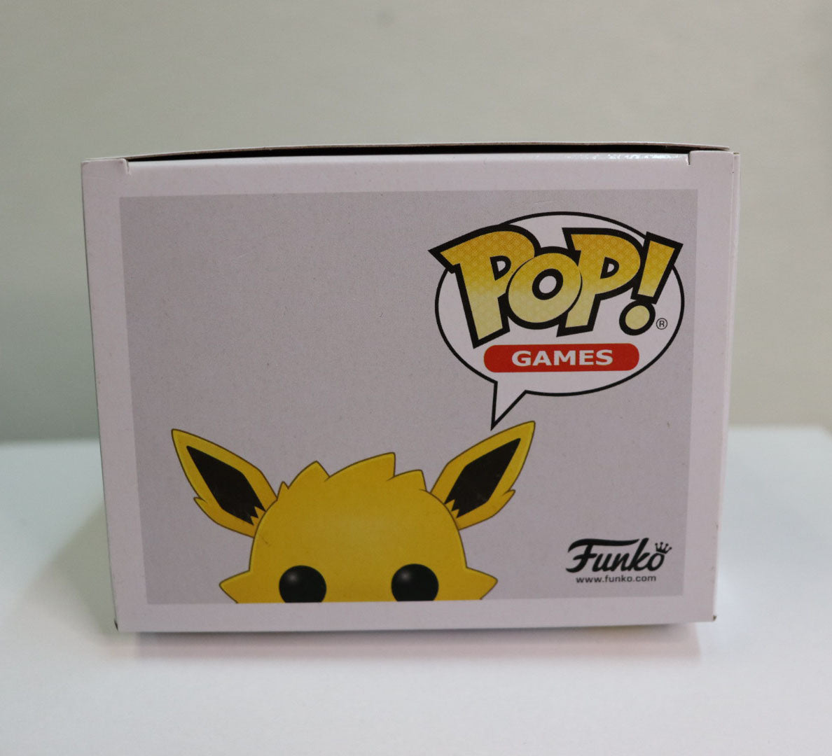 Games - Jolteon Diamond Shared Exclusive (Pokemon) Funko POP! #628